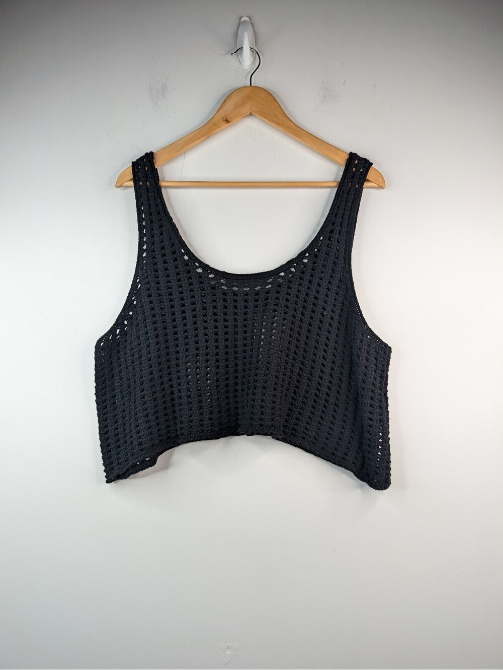 Unbranded Black Loose-Knit Crochet Cropped Tank Top XL